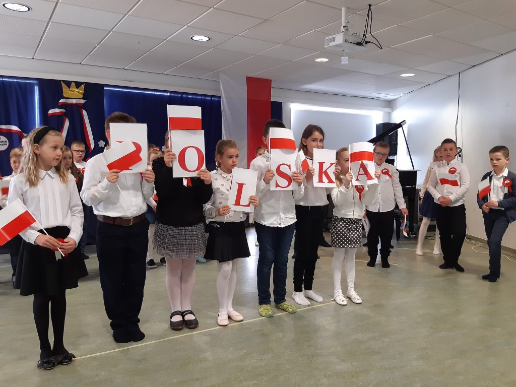 AKADEMIA Z OKAZJI MAJOWYCH ŚWIĄT NARODOWYCH